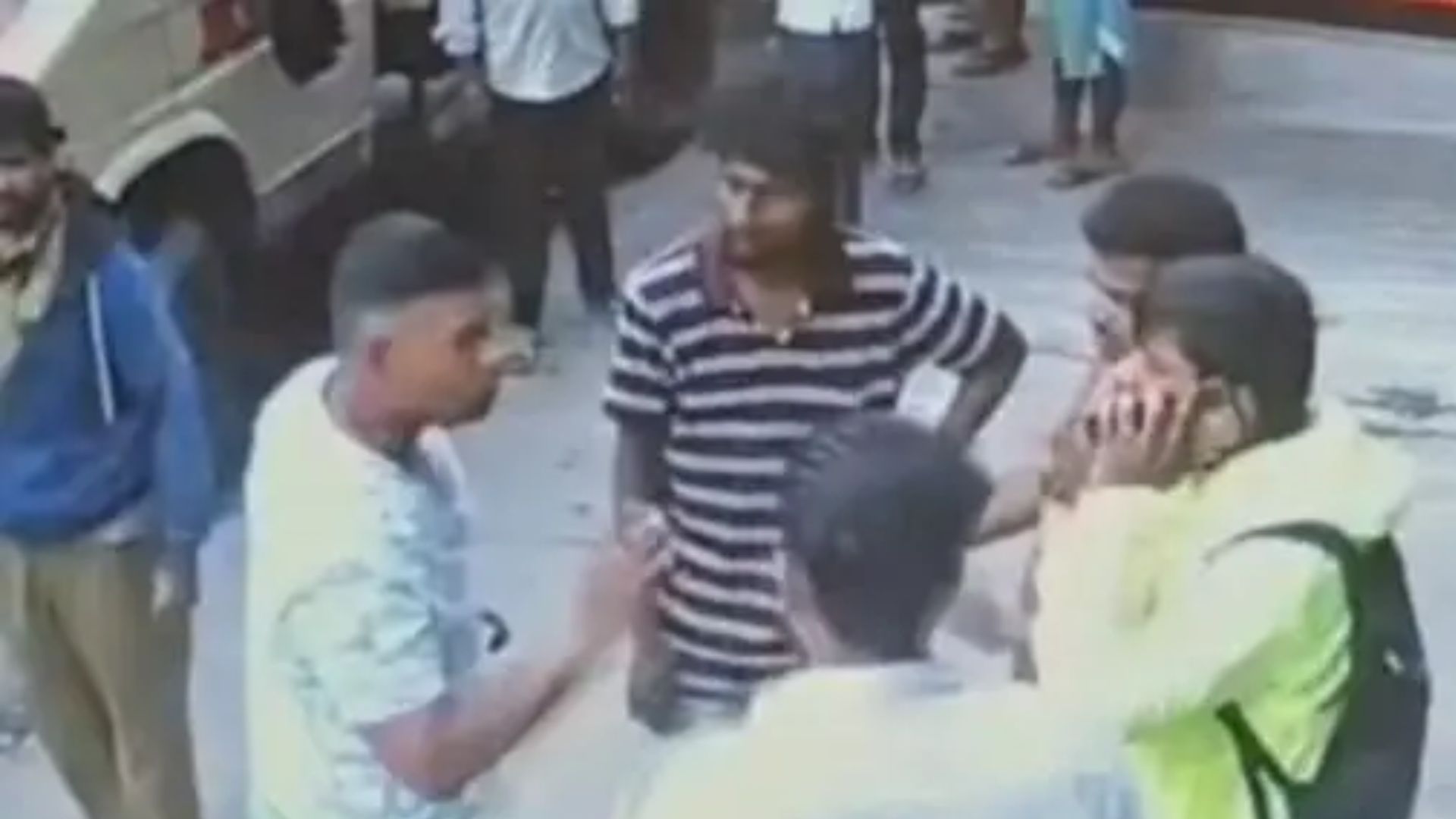 बेंगलुरु में विंग कमांडर की मारपीट मामले में आया नया मोड़, CCTV वीडियो से बदली कहानी