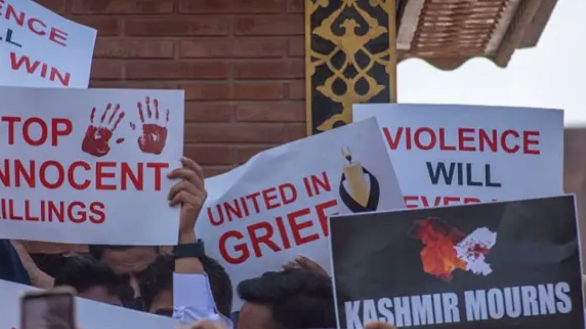 पहलगाम हमला: अफ़ग़ानिस्तान सरकार ने की हमले की कड़ी निंदा, कहा- क्षेत्र की सुरक्षा के लिए बड़ा ख़तरा