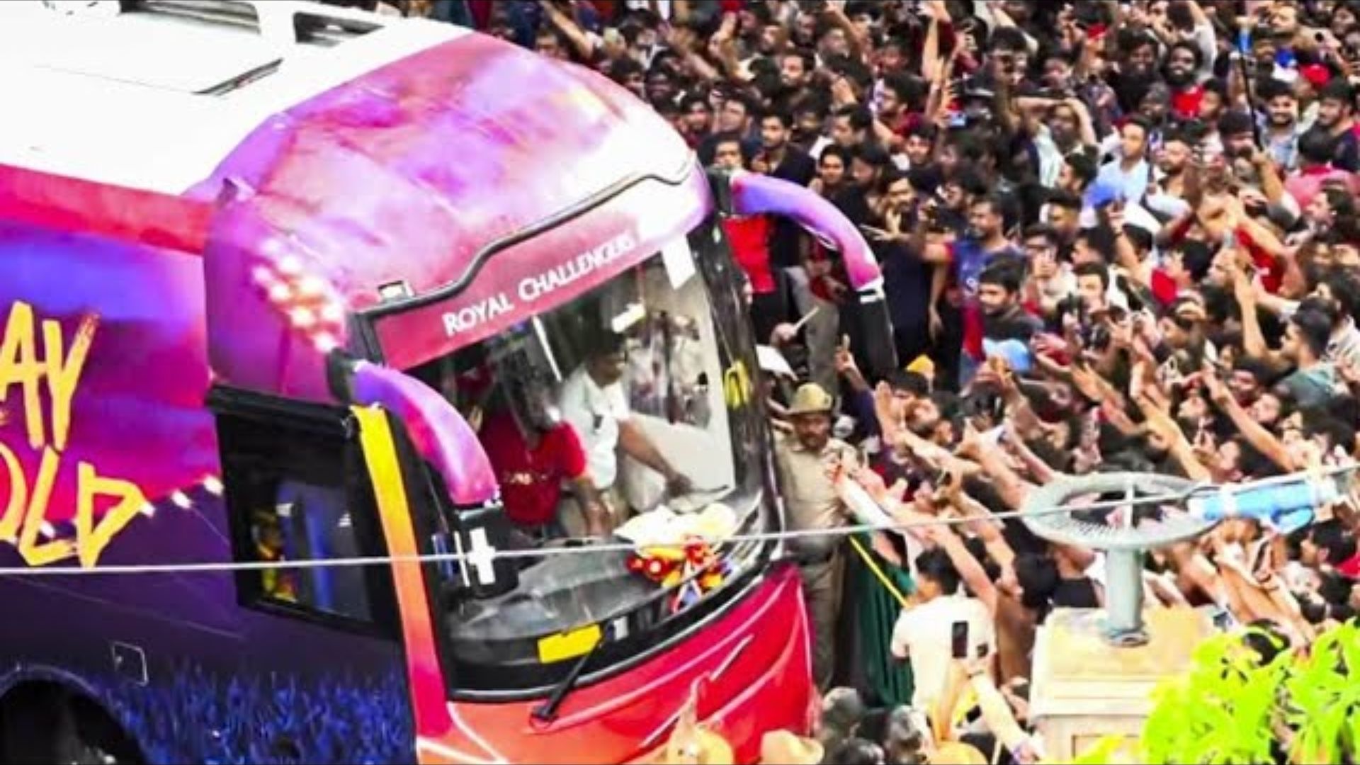 RCB की जीत का जश्न बना मातम: बेंगलुरु भगदड़ मामले में फ्रेंचाइजी समेत 3 पर FIR दर्ज